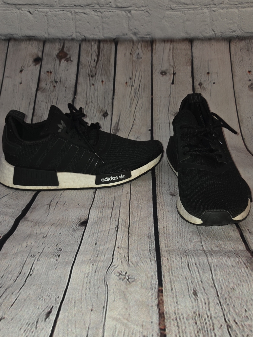 Adidas Black & White NMD R1 Size 7 Mens / 9 Womens